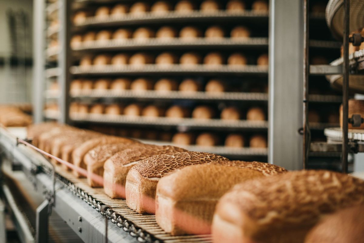 Family bakery with its own retail network and real estate